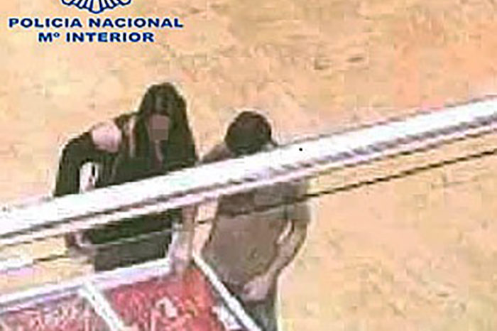 Dos detenidos por el robo de 170 piezas de plata de una joyería de Logroño