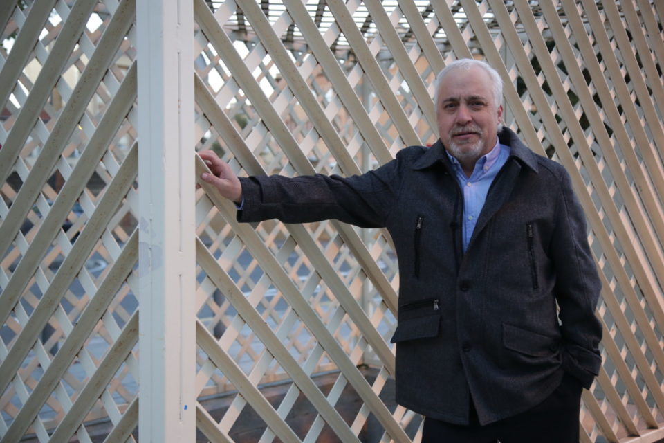 El escritor y periodista Javier Osés. / Clara Larrea