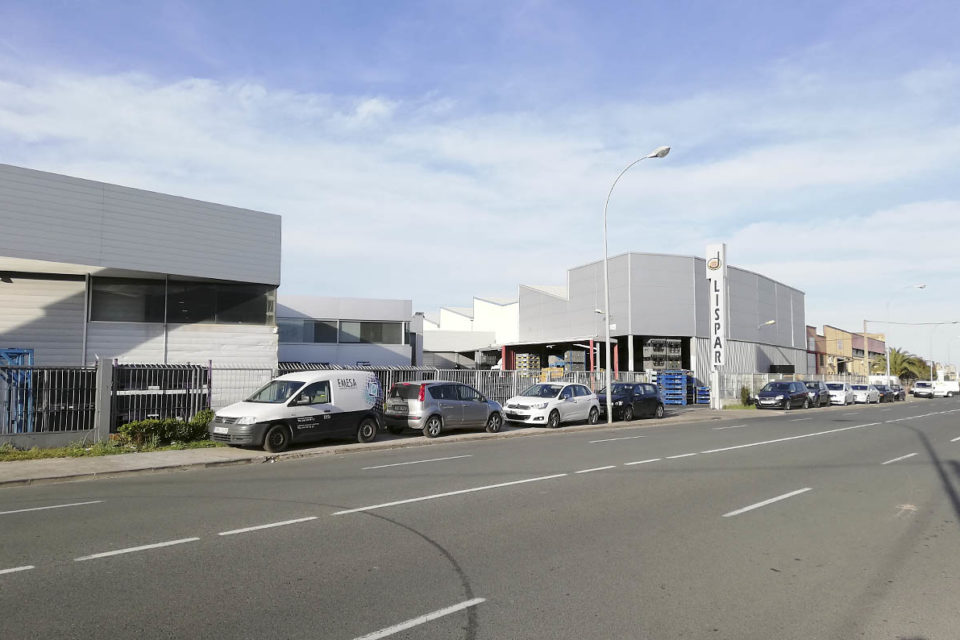 Talleres Lispar tiene sus instalaciones en la calle La Portalada, en el polígono industrial del mismo nombre. / NR
