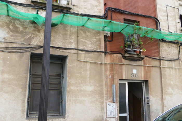 Dos detenidos, uno de ellos menor, por apuñalar a un hombre cuando entraron a robar en su casa de Logroño