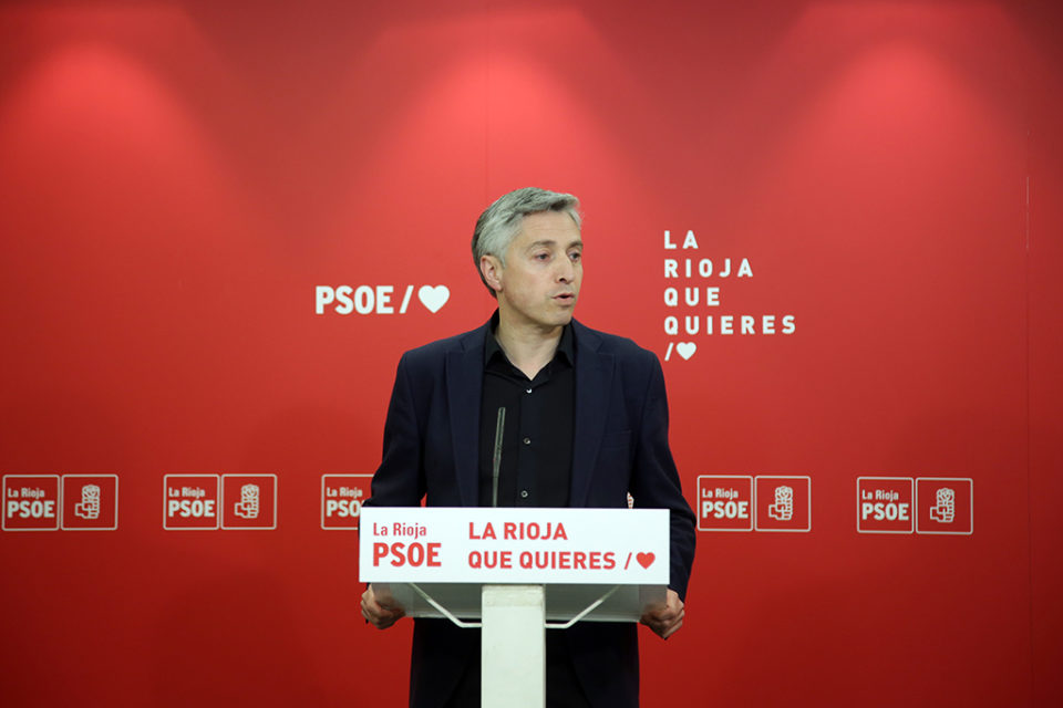 Francisco Ocón, en la sede del PSOE. / Clara Larrea