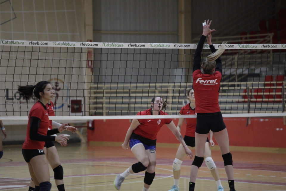 El Minis de Arluy inicia el sábado 27 su lucha por su sexta Superliga Femenina. / Darío Uruñuela