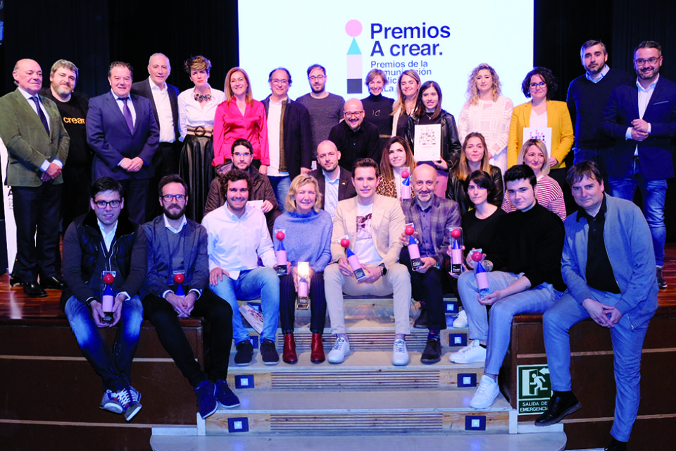 Foto de familia de los premiados. / Fernando Díaz