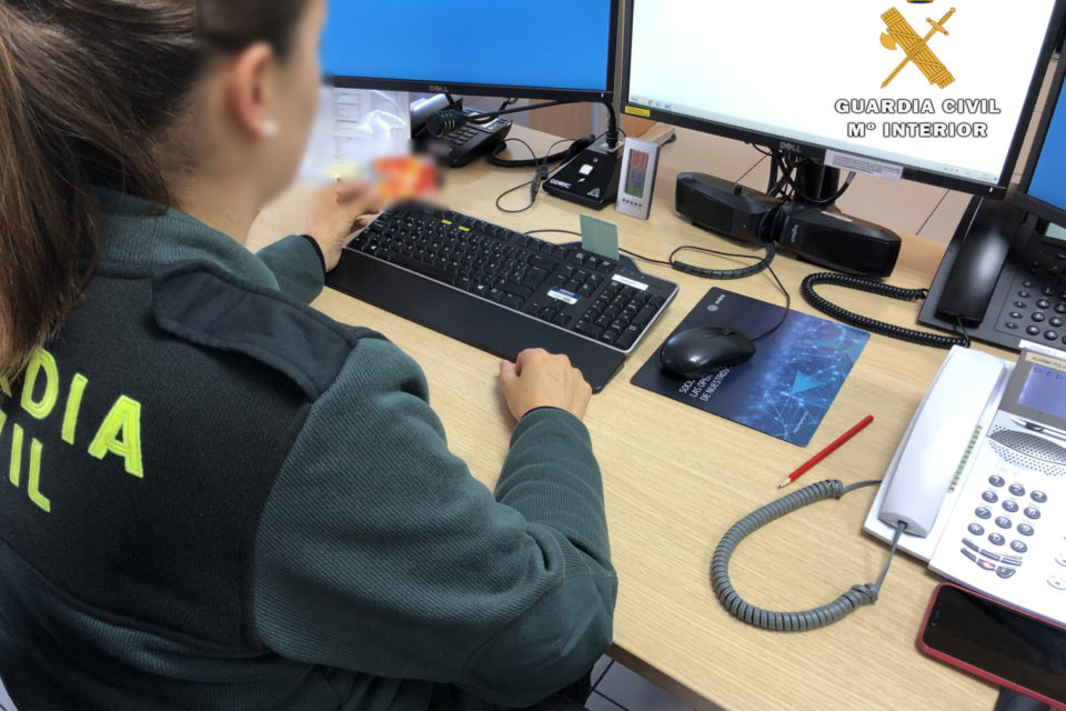 La Guardia Civil detuvo al denunciante por una simulación de delito y otro de estafa . / Guardia Civil