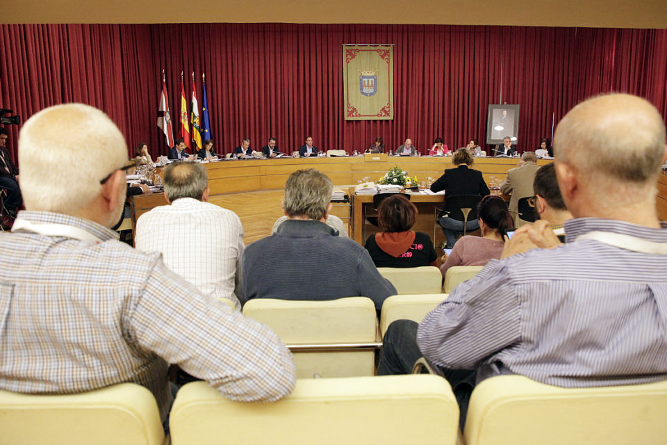 La Corporación logroñesa celebró el 2 de mayo la última sesión plenaria de carácter ordinario de la legislatura. / Darío Uruñuela