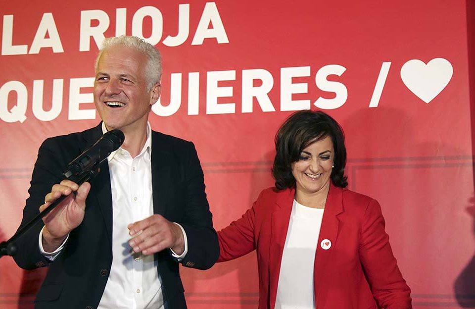Pablo Hermoso de Mendoza celebra los resultados junto a Concha Andreu. /Clara Larrea