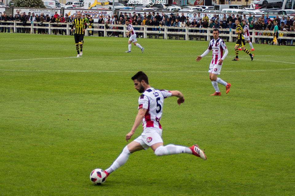 Chacón, tras varias semanas lesionado, reapareció el sábado en Cayón. / SDL
