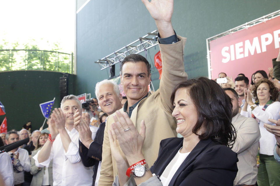 Sánchez, junto a Ocón, Hermoso de Mendoza y Andreu, tras el acto de campaña del pasado mes de mayo. / Darío Uruñuela