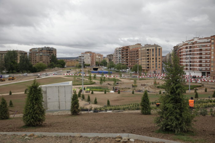 El parque y la estación de autobuses estarán listos a fin de año