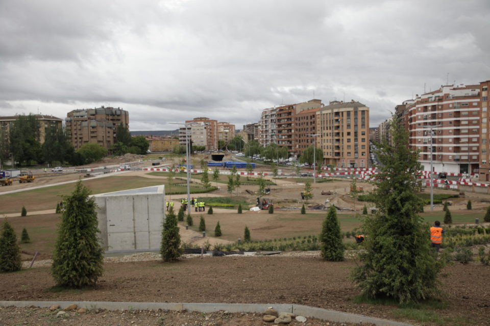 Parque anexo a la estación de autobuses, que cuenta con una superficie de 27.000 metros cuadrados. / Ingrid