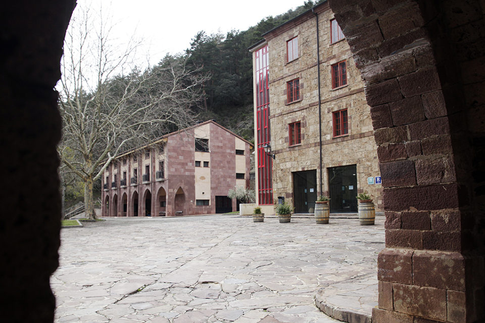 La pequeña comunidad monástica de Valvanera no para de poner en marcha iniciativas para dar vida al Monasterio. / Clara Larrea