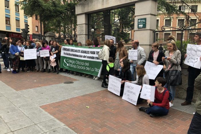 Los trabajadores sociales reclaman que se garantice la "igualdad" en los servicios sociales de la región