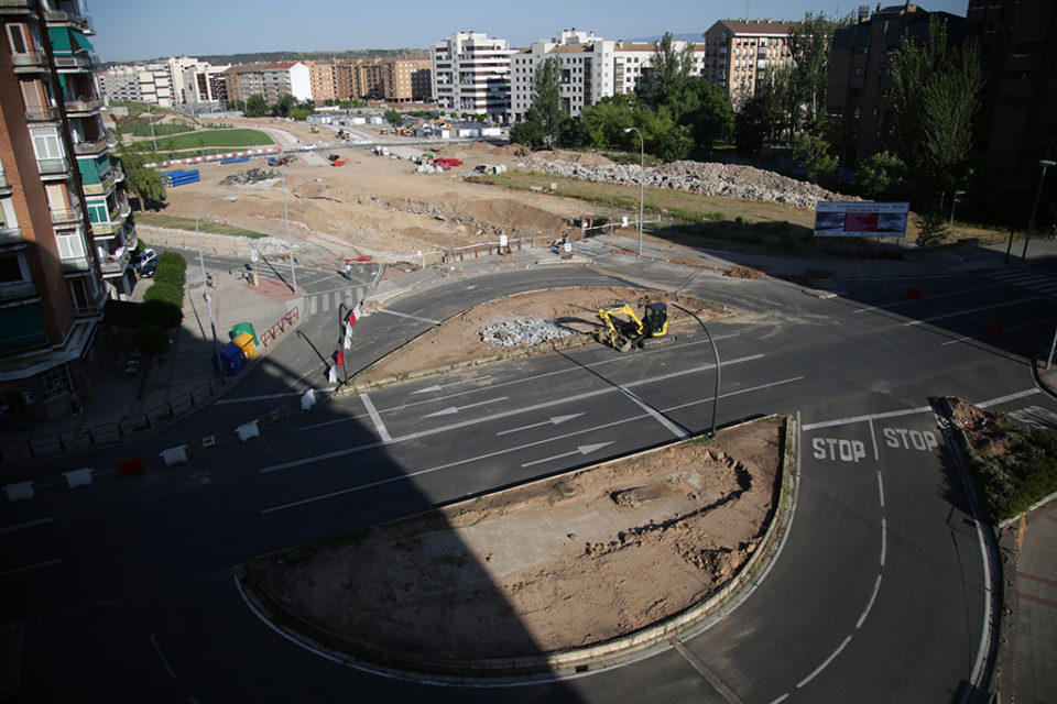 Superficie del nudo de Vara de Rey, en plena obra. / Clara Larrea