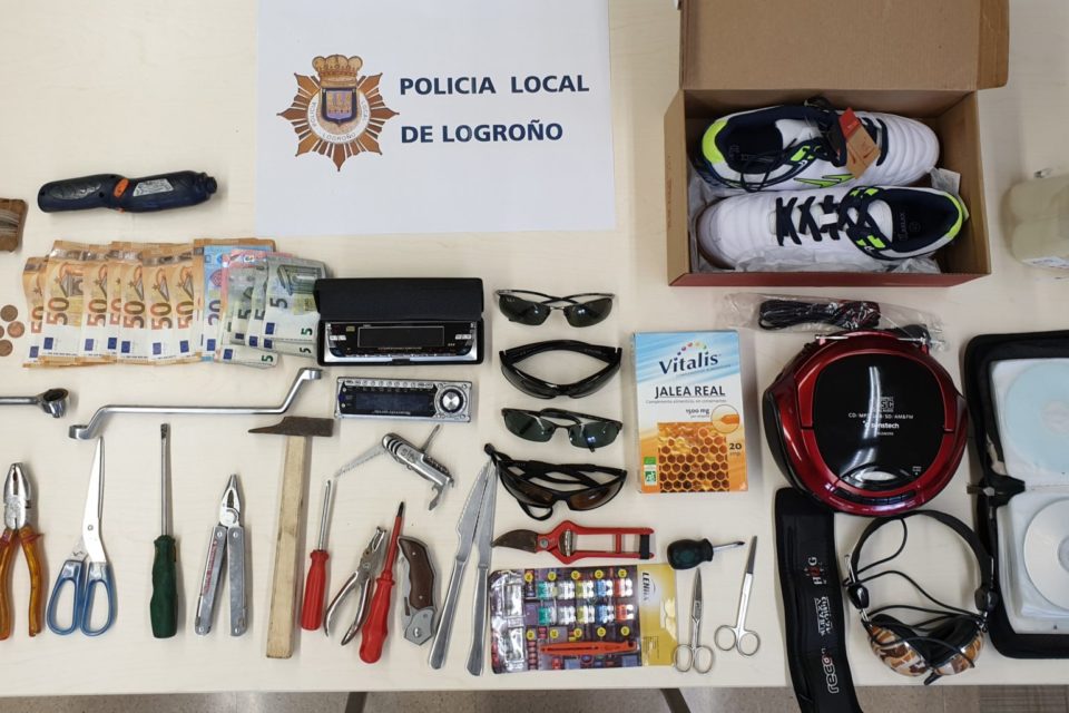 Objetos intervenidos por la Policía Local. / NR
