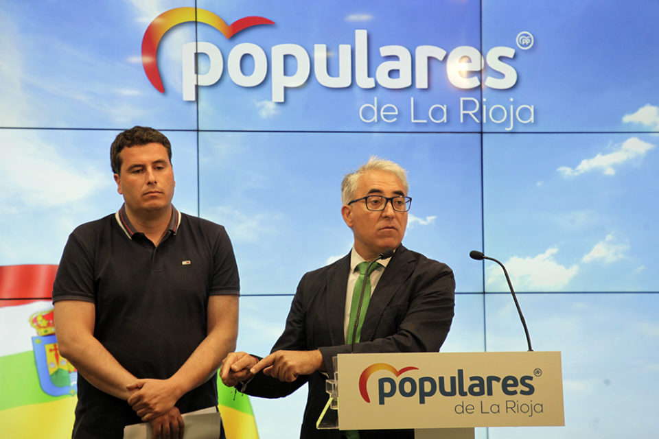 Diego Bengoa y Jesús Ángel Garrido valoran en rueda de prensa el acuerdo de gobierno. / Ingrid