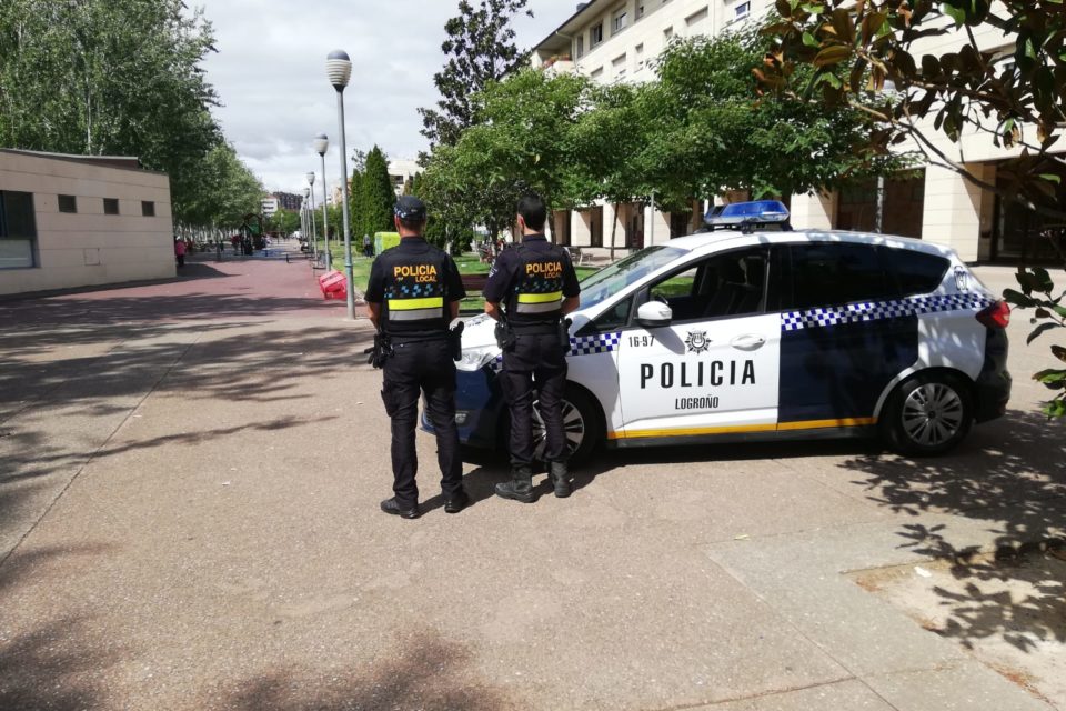 Una patrulla de la Policía Local en una imagen de archivo. / NR