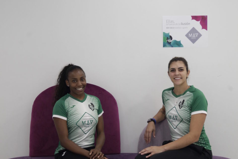 Elis Bento y Morgan Bergren, durante su presentación como nuevas jugadoras del May Deco. / Ingrid