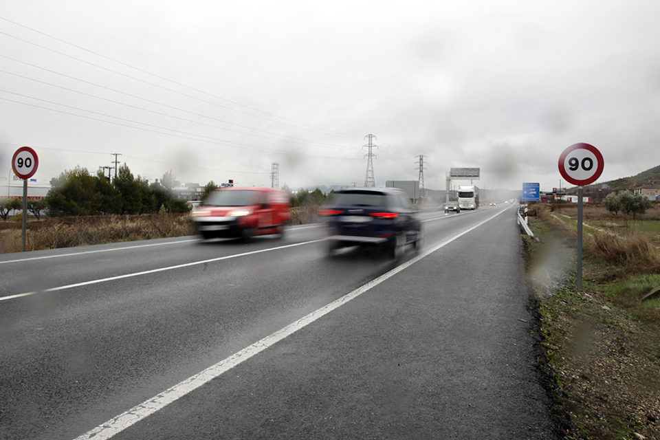 Desde enero de este año se prohibió circular por la N-232 a más de 90 kilómetros por hora. / Clara Larrea