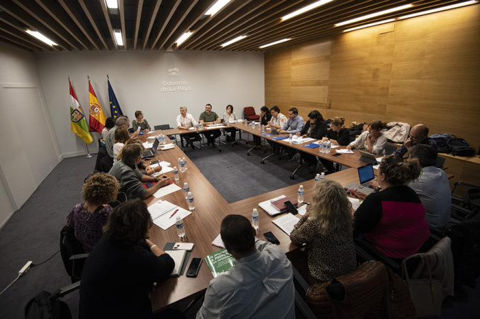 El Gobierno estudia las 270 comisiones de servicio vigentes