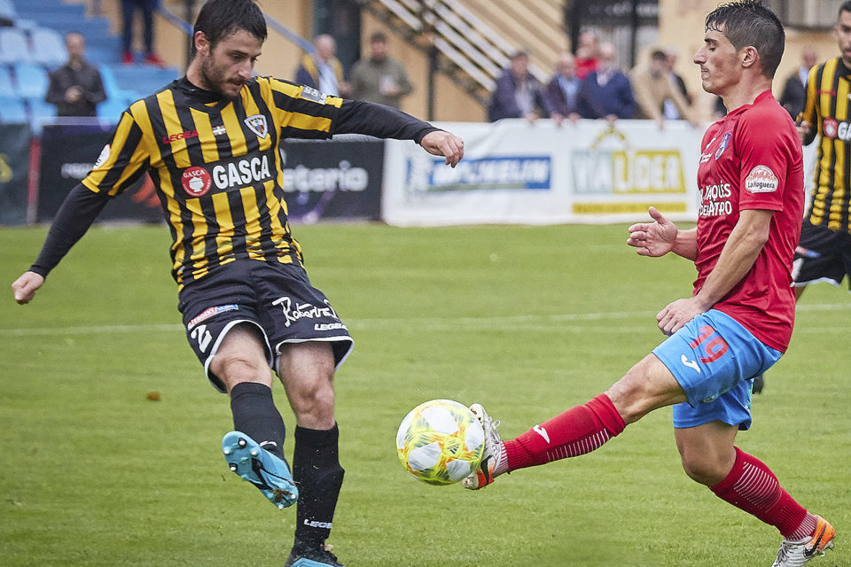 El Calahorra empató a tres con el Barakaldo por segunda jornada consecutiva. / CD Calahorra (Rafa Laguna)