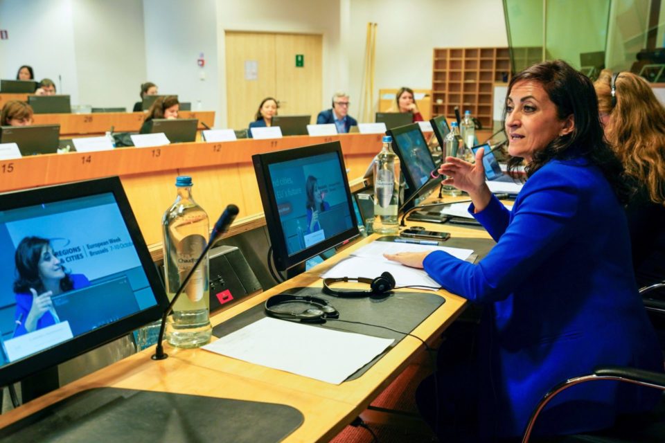 Andreu interviene en la reunión La importancia de desarrollar mejores servicios básicos para áreas escasamente pobladas, en la Semana Europea de las Regiones y Ciudades. / Efe