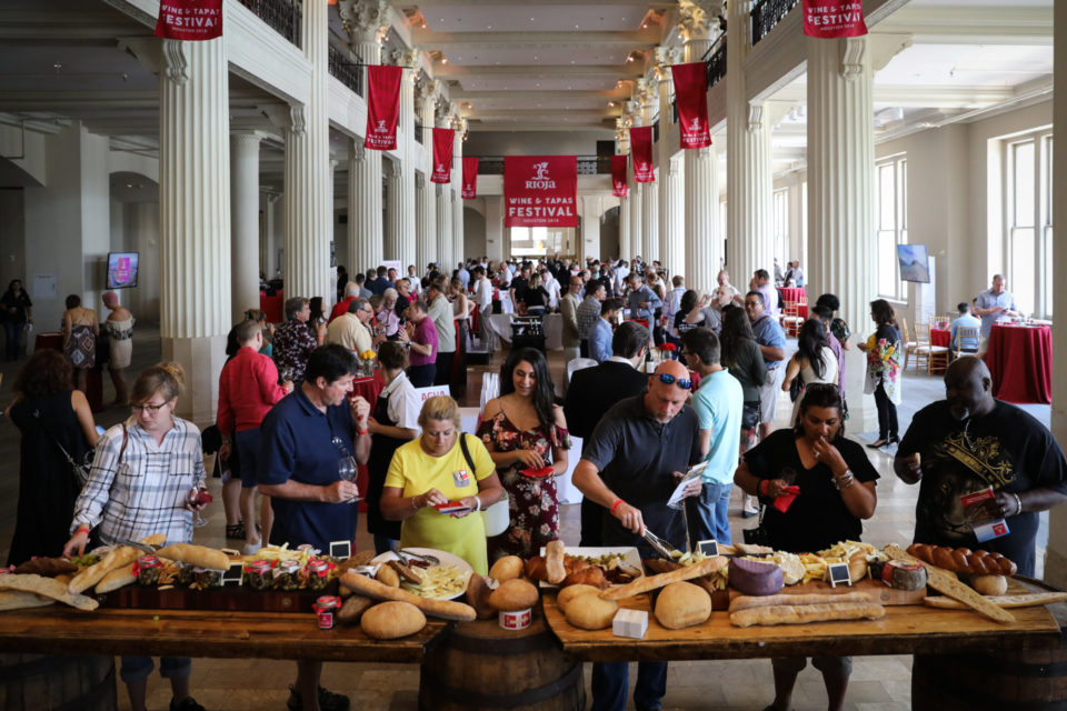 Imagen de archivo de una acción promocional del vino de Rioja en la ciudad norteamericana de Houston. / Consejo Regulador