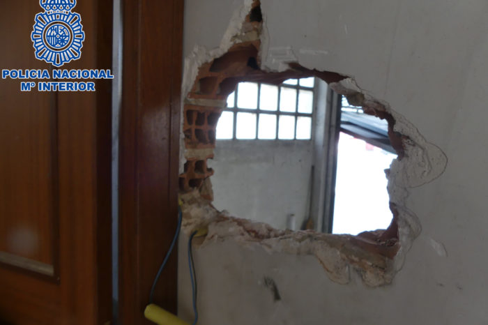 Dos detenidos por robar la caja fuerte de una empresa con la técnica del 'butrón'