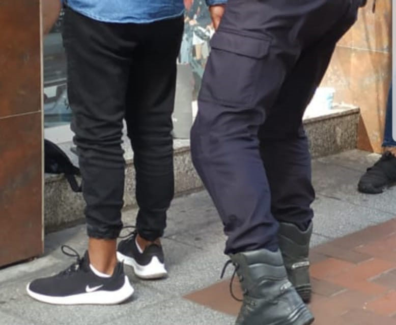 Momento de la detención de uno de los atracadores. / Policía Nacional