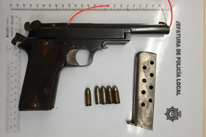 Hallan una pistola durante la reforma de una vivienda de Logroño