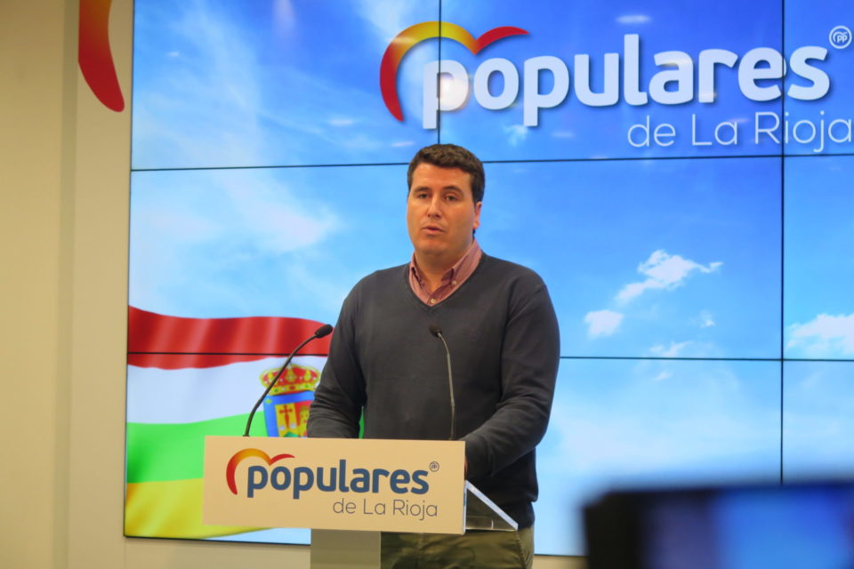 Diego Bengoa, en la sede del PP riojano. / NR