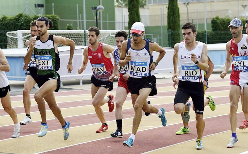 Nacho García (tercero por la izda.), representando a La Rioja. / Ángel Tomás