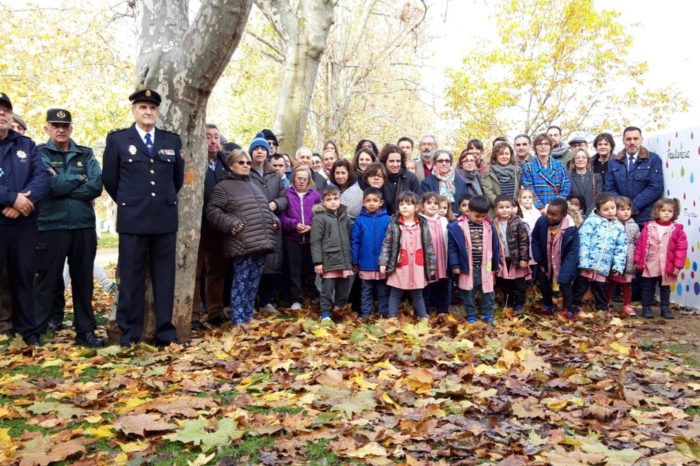 ‘Florece’, un mural contra la violencia machista creado por 150 personas