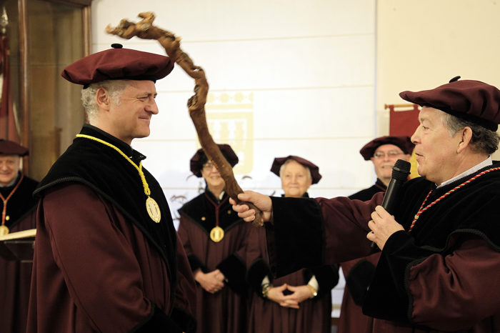 «Es un honor ser cofrade de mérito de la Cofradía del Vino»