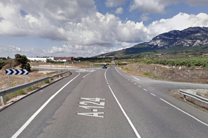 Ocho heridos tras colisionar tres coches en la A-124 en Leza