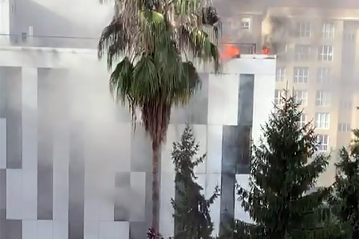 Un incendio causa daños en el edificio del Estado en Doctores Castroviejo