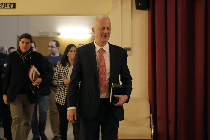 El alcalde afirma que "merece la pena" esperar "un poco" a los presupuestos "para hacerlos mejor"