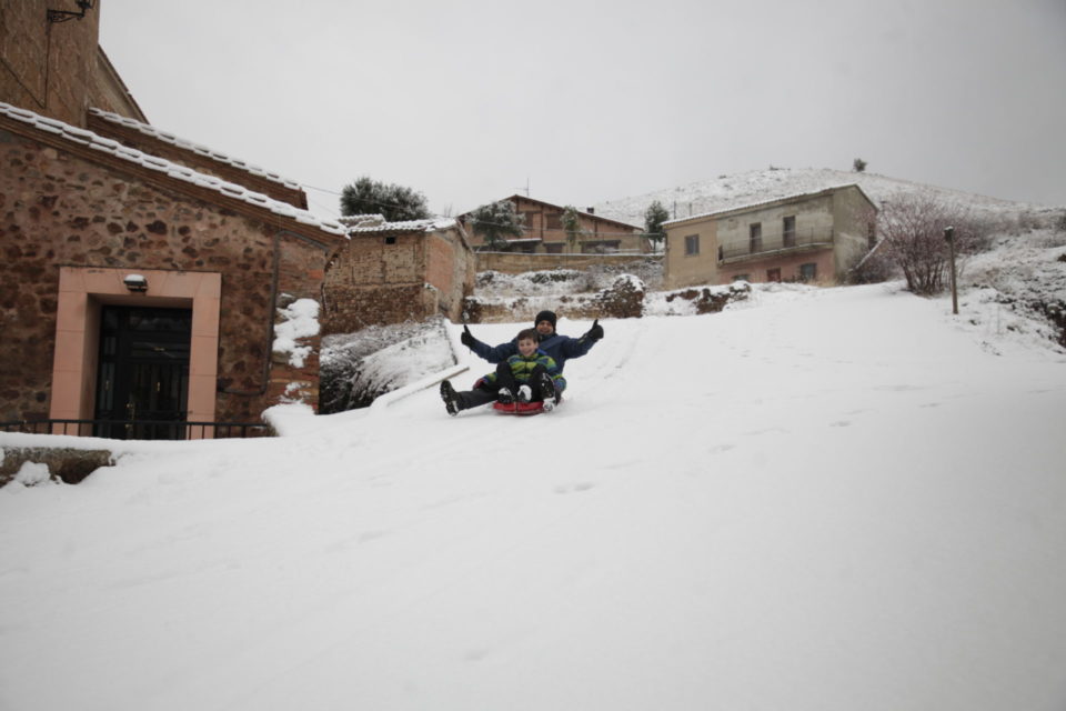 29 alumnos de la sierra se han quedado sin clase por la nieve. / Clara Larrea