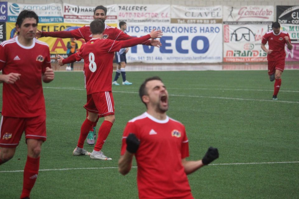 Rubén Pérez, Achi y Herce celebran el triunfo. / FRF