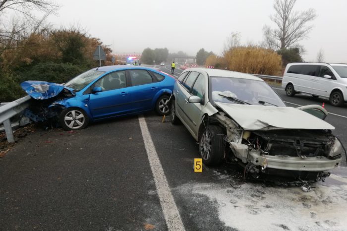 Cuatro heridos en un accidente con tres coches afectados en Lardero