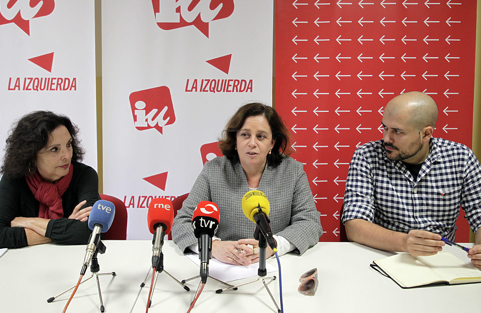Henar Moreno (en el centro), con Juana Clavero y Asier Muñoz. / Ingrid