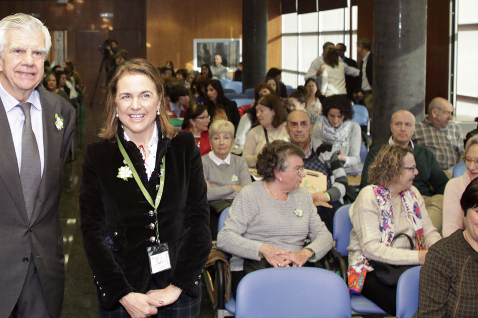 El presidente de la Asociación Española contra el Cáncer, Ignacio Muñoz, y la presidenta de esta entidad en La Rioja, Elena Eguizábal, en la apertura del Congreso. / Ingrid