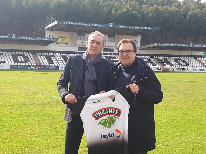 Nacho Martín, con Jesús Miranda presidente navarro, en su presentación como técnico del CD Tudelano. / CDTudelano