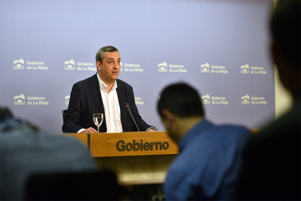 El portavoz del Gobierno, Chus del Río, informa en rueda de prensa de los asuntos acordados por el Consejo de Gobierno. / NR