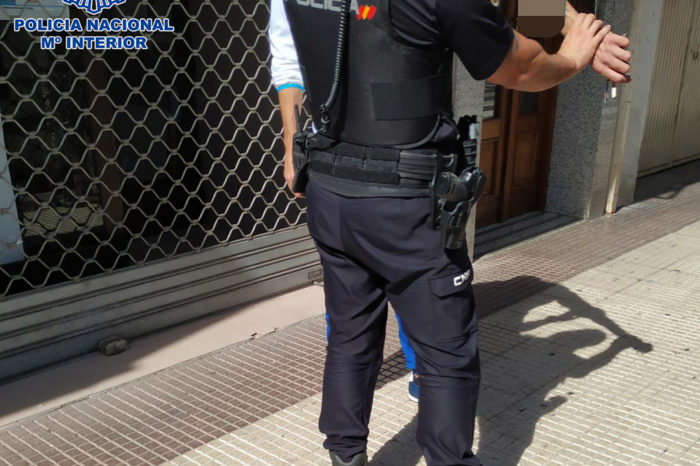 Detenido un joven por intentar apuñalar a otro en el parque de La Cometa
