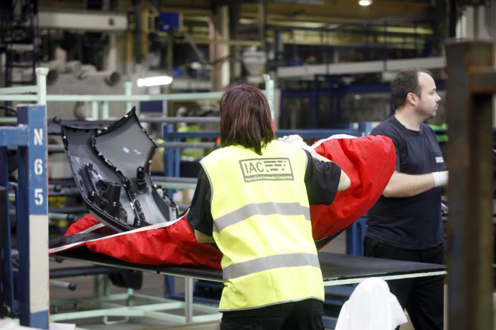 IAC se suma a Standard Profil y afronta la presentación de un ERTE