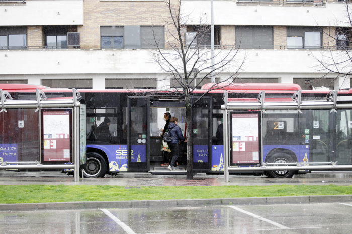 Los autobuses de Logroño comienzan a cobrar al contar con mamparas protectoras
