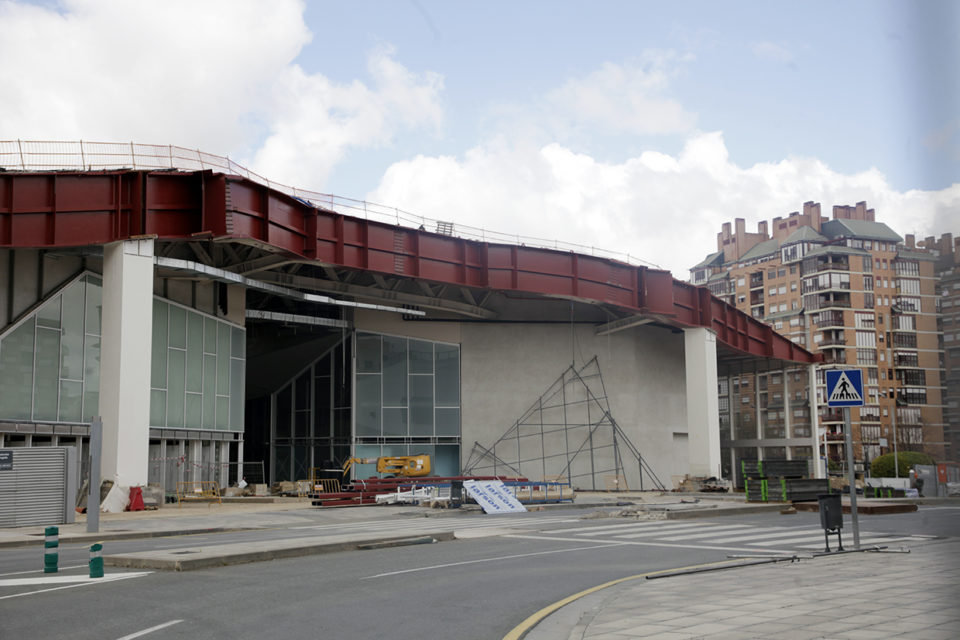 La construcción de la cúpula se reanuda tras el parón de los últimos quince días. / Ingrid