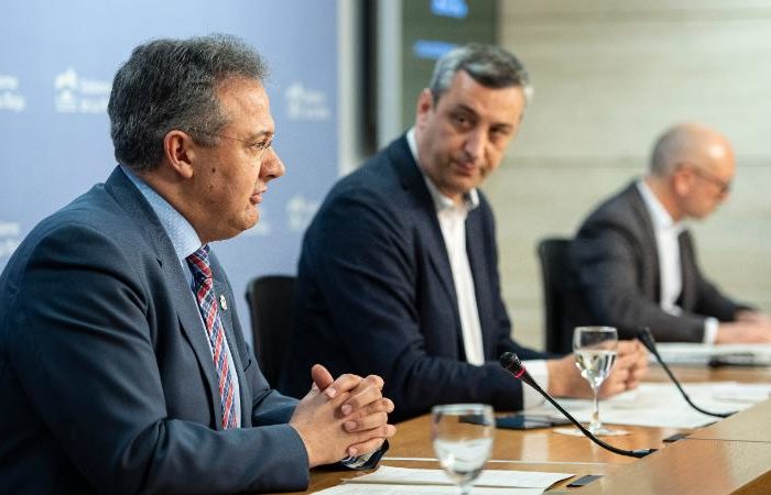 Educación espera a una "tutorización individualizada" para avanzar contenidos