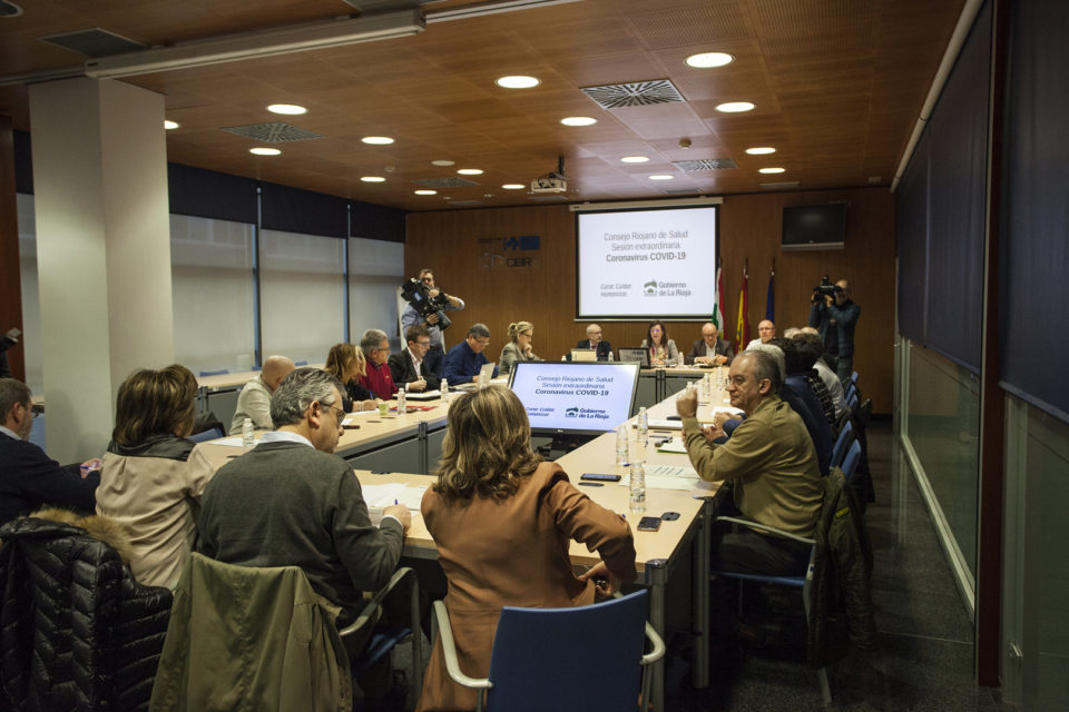 Reunión celebrada este jueves del Consejo Riojano de Salud. / NR