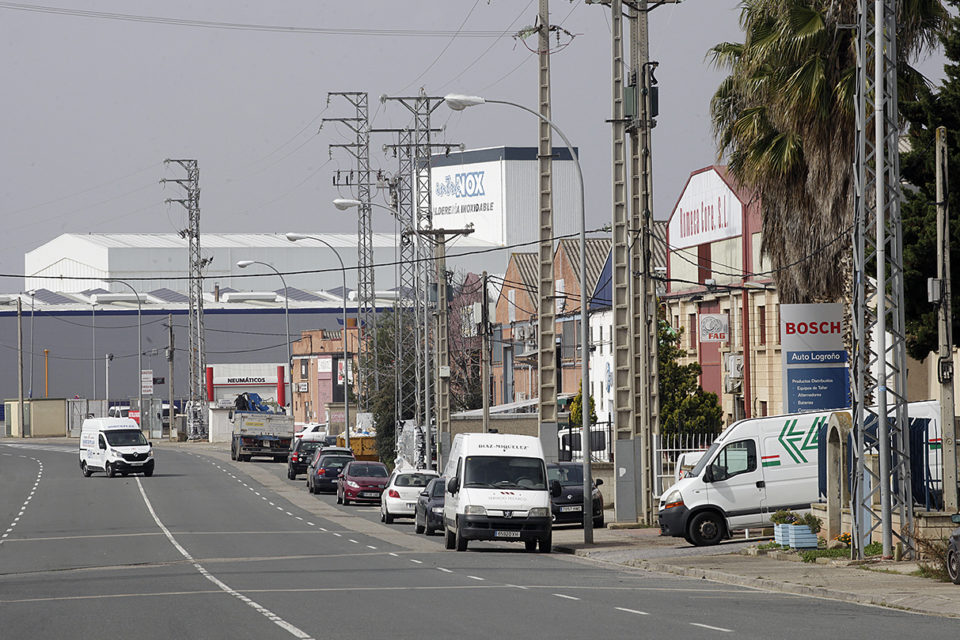 Polígono de La Portalada, donde se asientan numerosas industrias, sector que aporta el 25% de la riqueza regional. / Ingrid